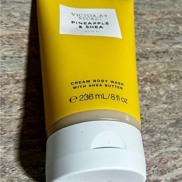 Victoria's Secret Pineapple & Shea Glow Tanning Water & Cream Body Wash Duo set - Picture 13 of 15
